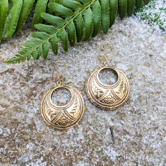 🦋LAST 1🦋 NWT Baizaar Etched Crescent Moon Earrings - Picture 3 of 4